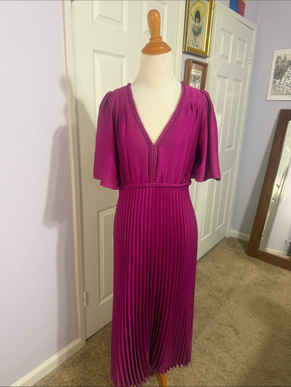 Sezane Florencia Women Pleated V-Neck Midi Dress in Fuchsia Size 40/8 - Picture 2 of 9